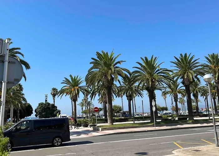 Primera Linea De Mar Con Jardin Lägenhet