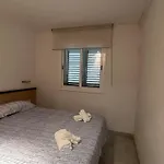 Primera Linea De Mar Con Jardin 아파트